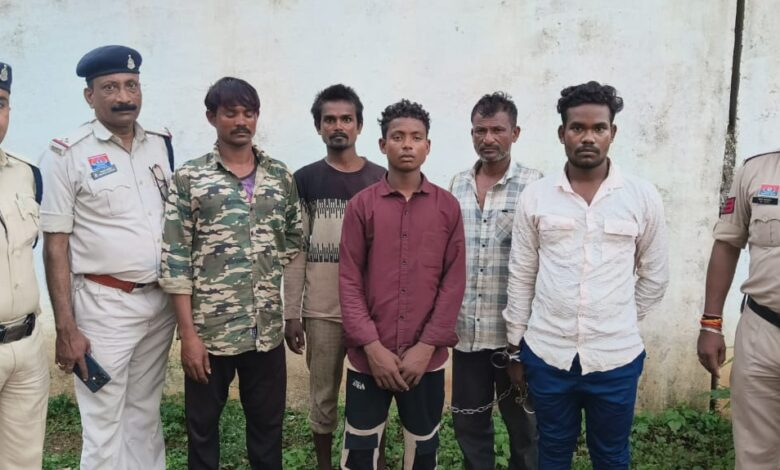 दुर्ग पुलिस ने मोटरसाइकिल चोरी करने वाले देवार गिरोह का किया भंडाफोड़, 14 दोपहिया वाहन बरामद दुर्ग पुलिस ने मोटरसाइकिल चोरी करने वाले देवार गिरोह का किया भंडाफोड़, 14 दोपहिया वाहन बरामद