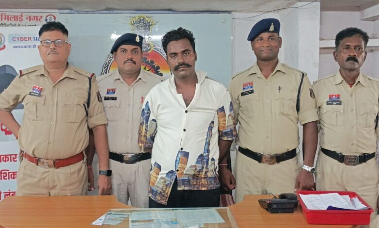 तेरहवीं में व्यवस्था को लेकर विवाद, चाचा ससुर पर चाकू से हमला करने वाला आरोपी 24 घंटे में गिरफ्तार तेरहवीं में व्यवस्था को लेकर विवाद, चाचा ससुर पर चाकू से हमला करने वाला आरोपी 24 घंटे में गिरफ्तार