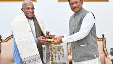 मुख्यमंत्री श्री विष्णुदेव साय से राज्यसभा के उप सभापति श्री हरिवंश ने की सौजन्य मुलाकात